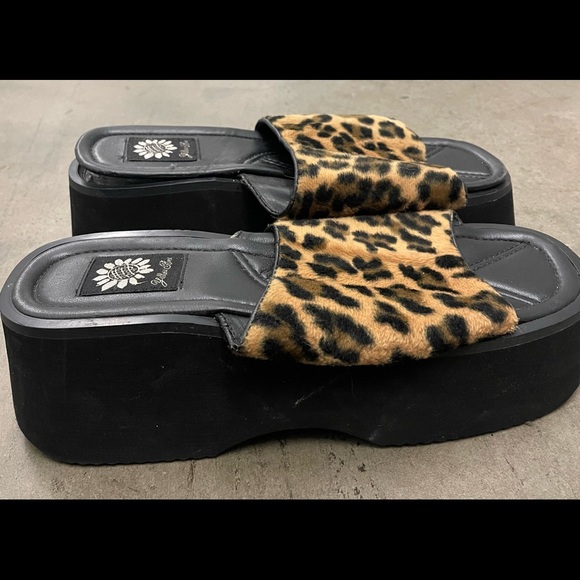 yellow box leopard print flip flops